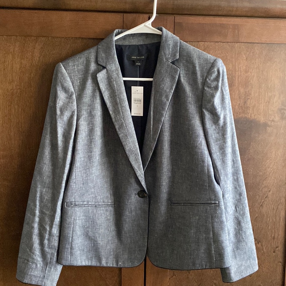 Ann Taylor dark indigo linen blend suit jacket. NWT. Size 6.